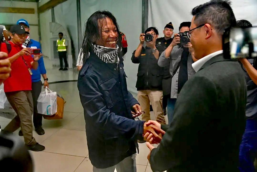 9个印尼人被以色列扣了几天，总算平平安安回到家

5月24日下午，雅加达终于等来