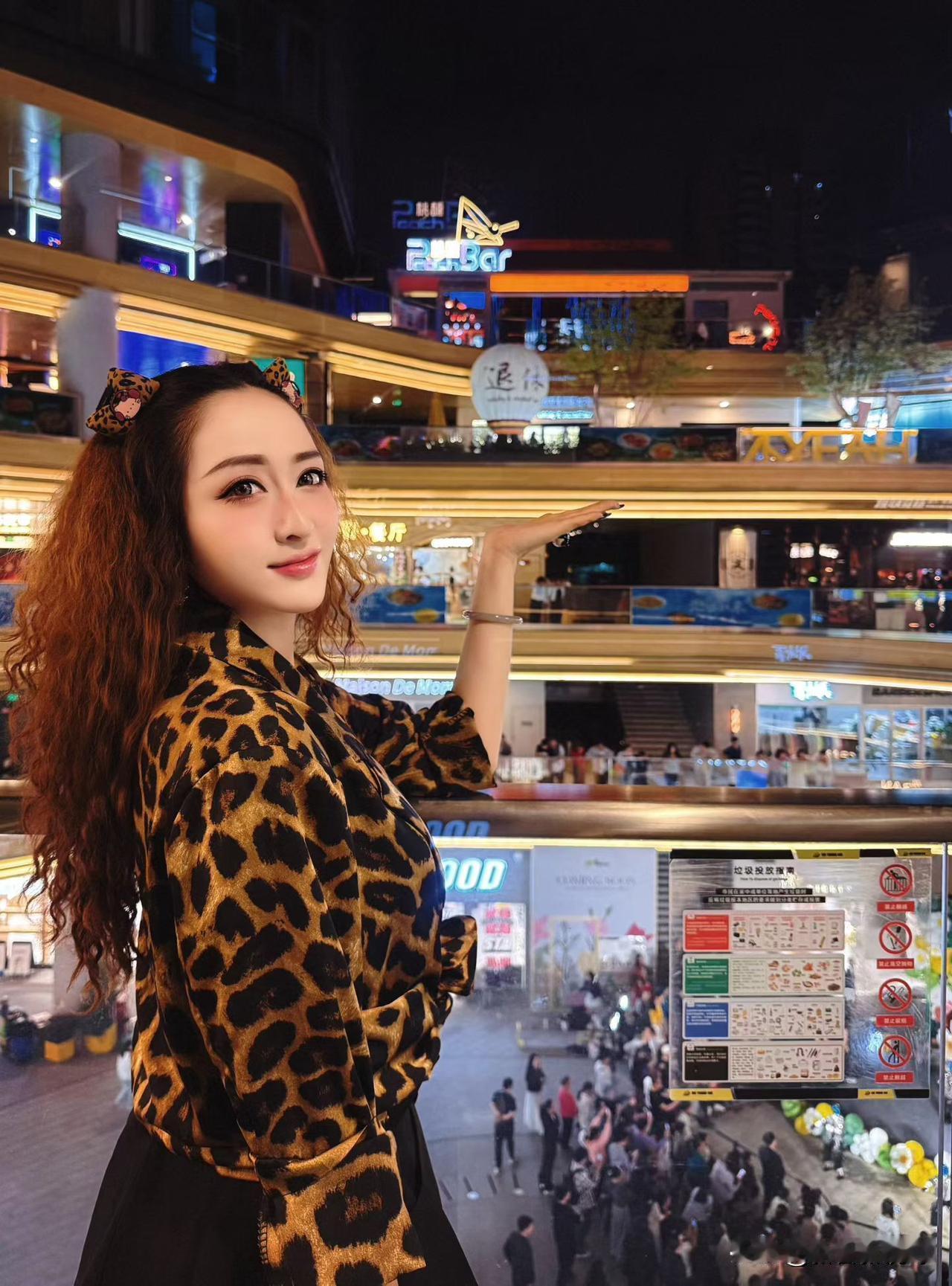 夜游繁华街，豹纹少女与霓虹灯的邂逅你在西安吃过最好吃的早餐是什么 宝鸡	让你最难