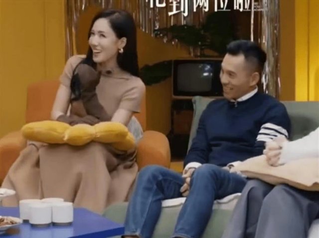 你们看了《再见爱人5》大结局没？李施嬅和车崇健最后“下车”了，全网都以为八年拉扯