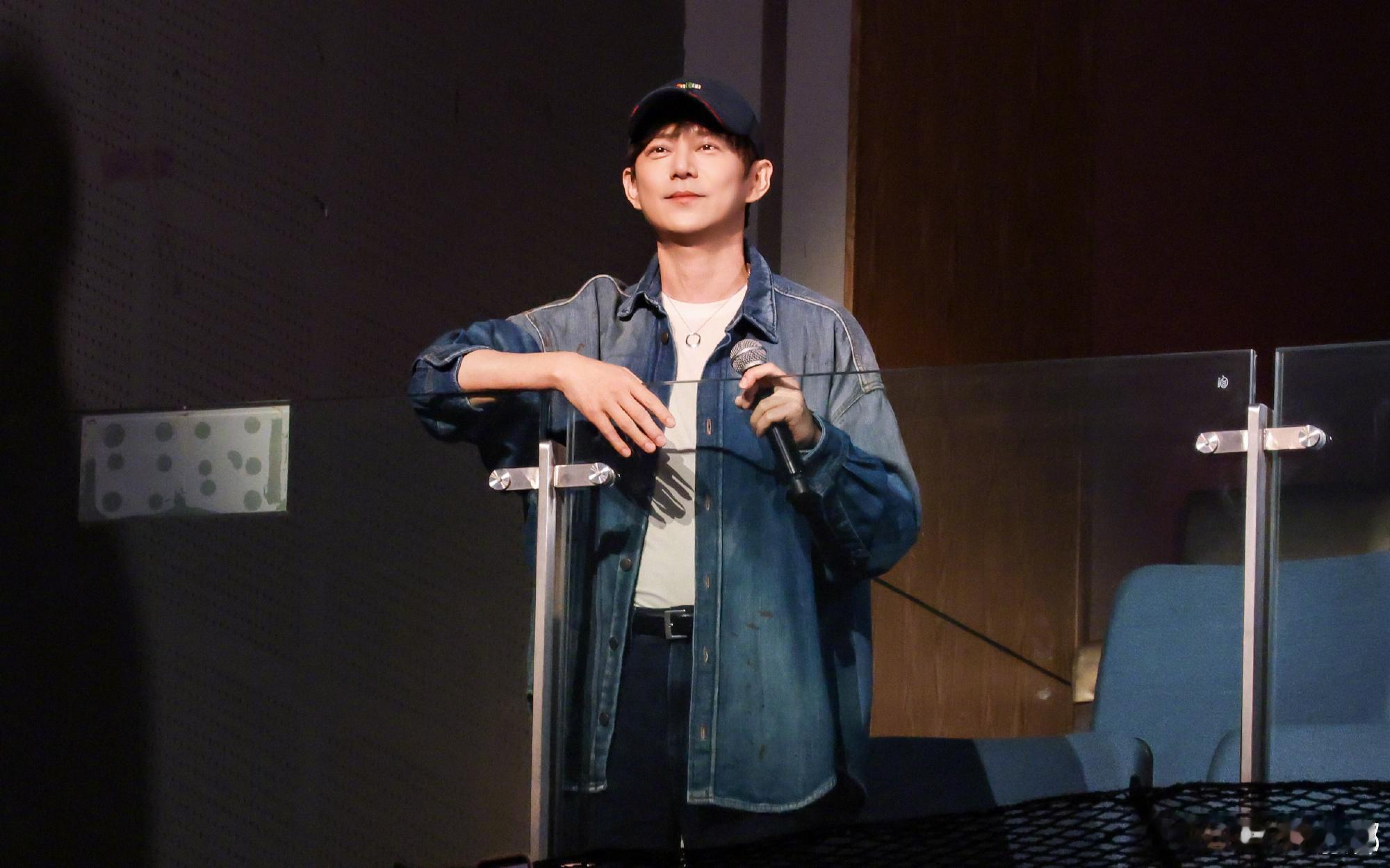 何炅不再依赖哥哥算长大吗谢娜给何炅添多少麻烦都没问题有一种友情叫何炅谢娜💧“不