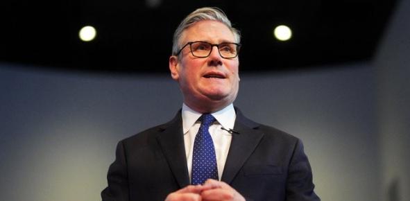 斯塔默从中国回去后，立即做了一个决定，他认为英国人应该认真学汉语，只有这样才能“