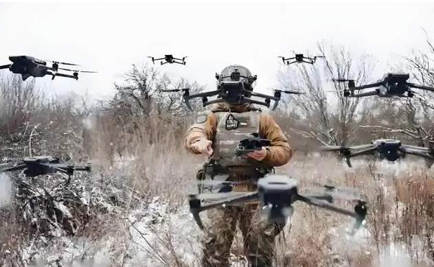 为何如今前线士兵终日惶恐、时刻防备来自上空的袭击？一款低成本的FPV无人机正在重