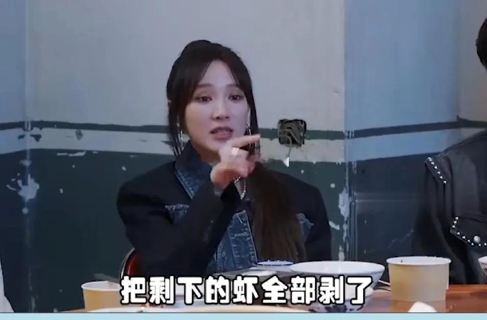 孟佳咖位再大点也不可能被张艺兴旗下的小姑娘回怼吧？感觉孟佳很尴尬张艺兴很窝火，这