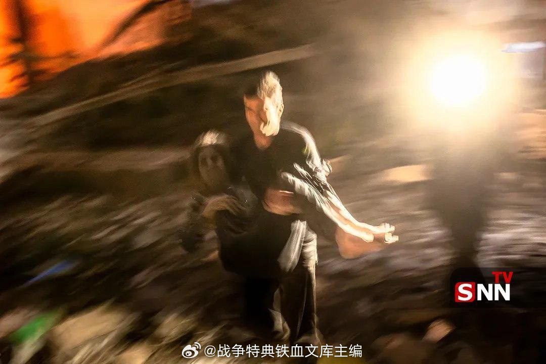 德黑兰市中心街头丧生的平民，美国和以色列哪来的碧莲说和伊朗不一样，不针对平民目标