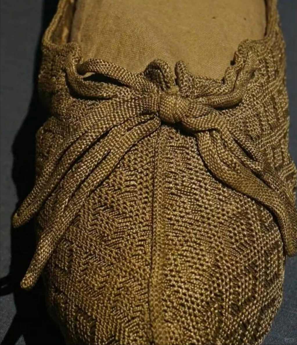 赵匡胤七世孙南宋赵伯澐的鞋，若哇塞请点赞