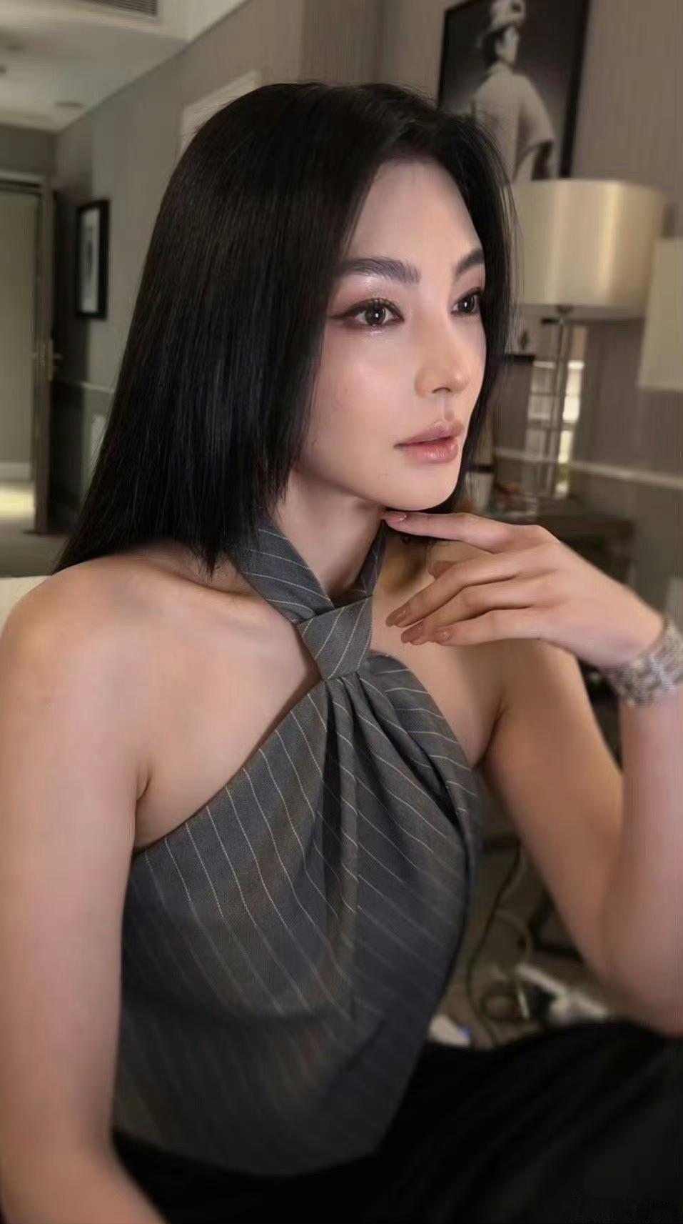 大美女冷艳御姐大女人风格最适合她 ​​​