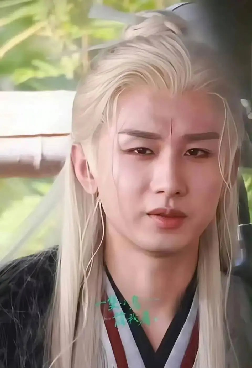 成毅生图和精修差别蛮大嘛 ​​​