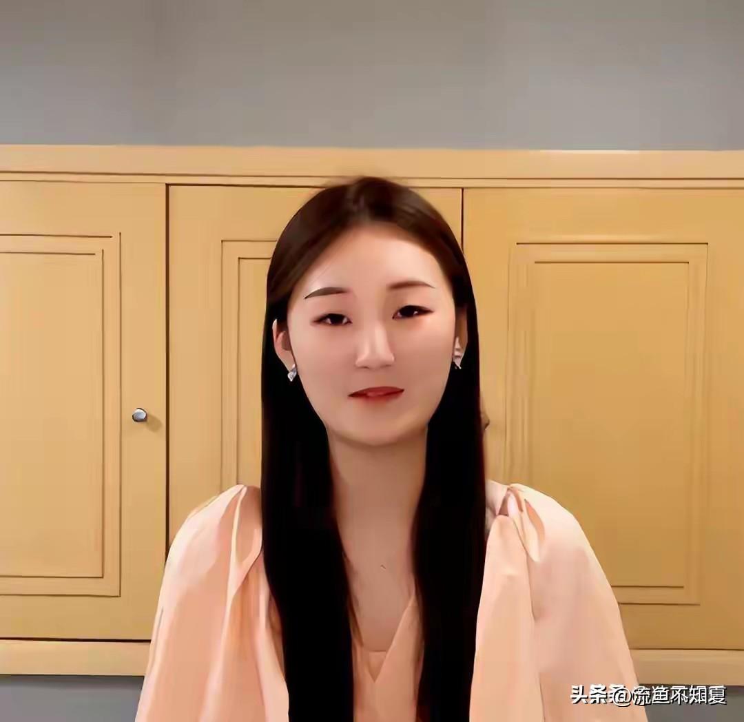 四年了，陈亚男还是没能走出来。

最近直播，她又提起朱小伟，说如果再婚，条件“只