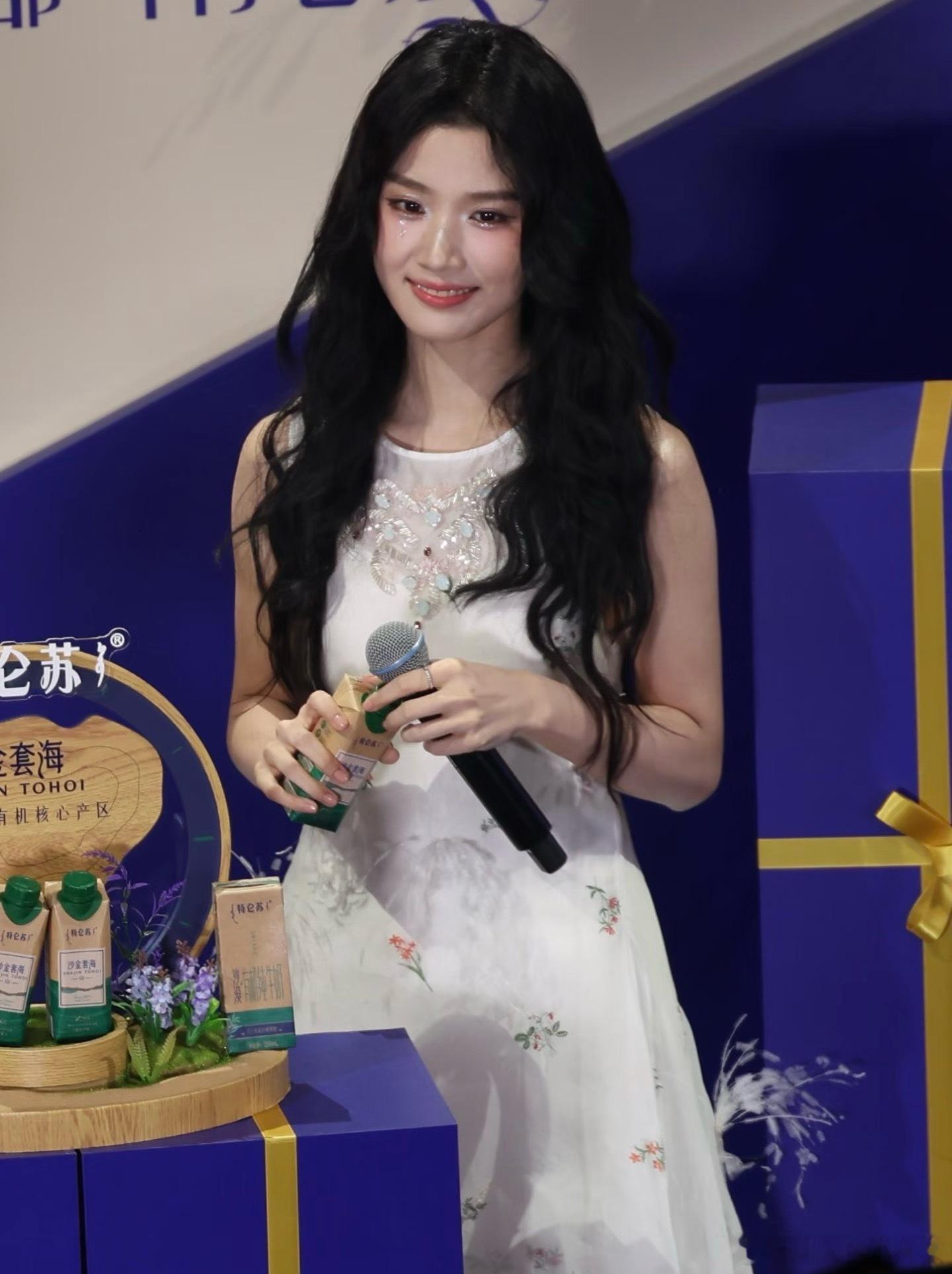 生图这样已经能吹了，🌷真瘦了好多 