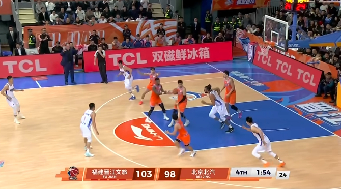 福建队好像要赢了~~越打越好福建男篮vs北京男篮