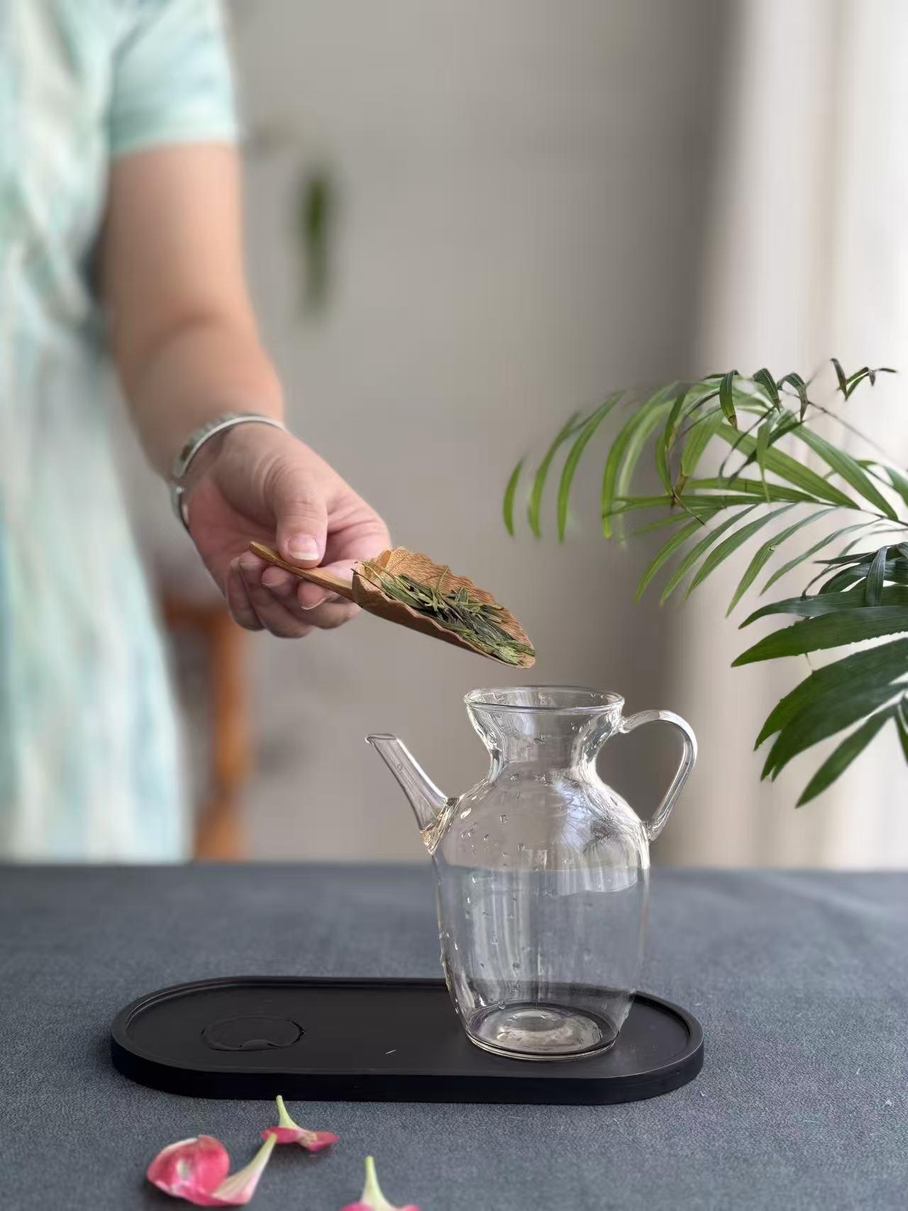 泡绿茶总发苦？抓准4大要素，鲜爽回甘不踩坑
同款绿茶，店里喝清甜，在家泡苦涩？