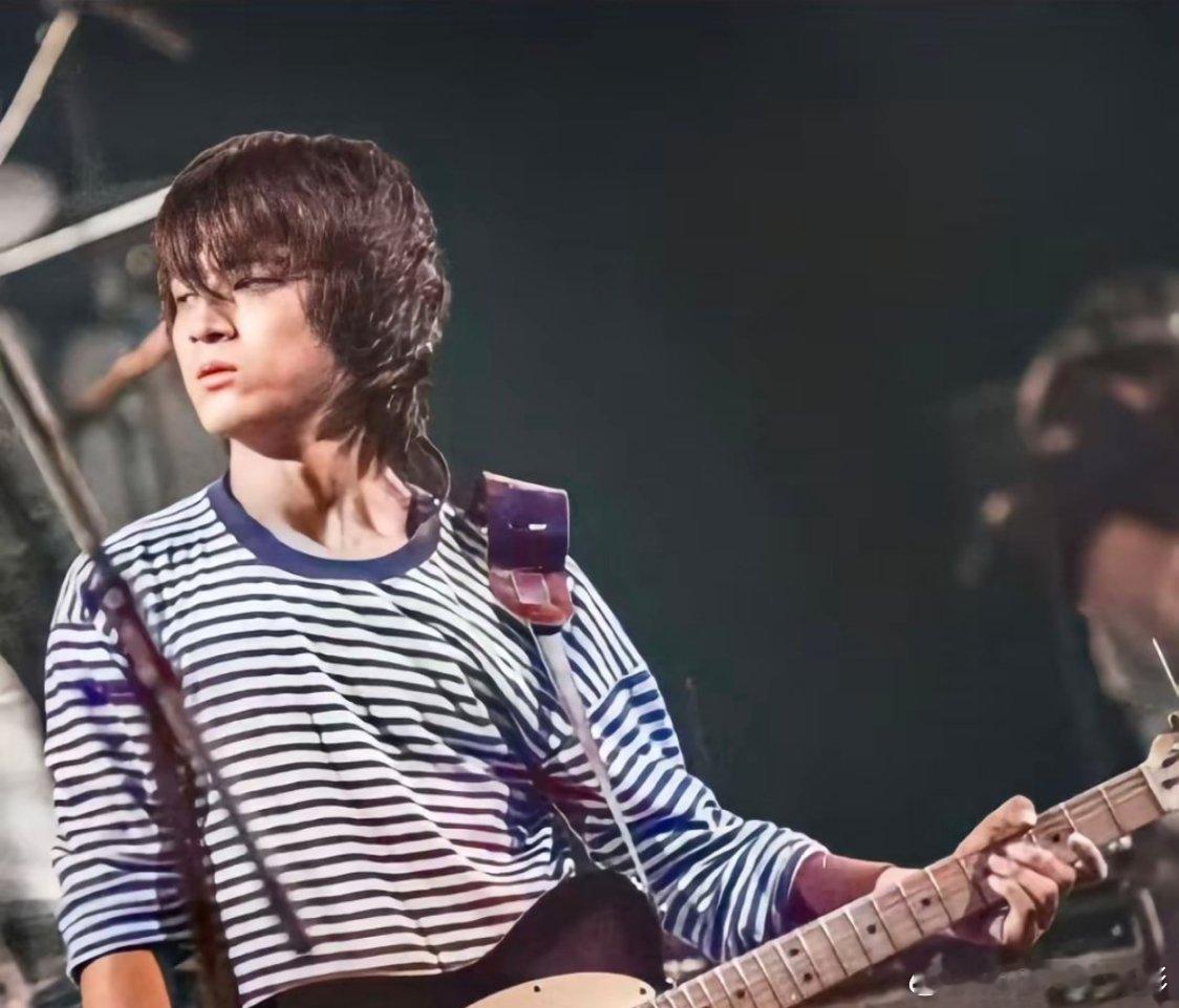 歌手何勇去世热点观点一天之内，听闻第二位音乐人离开，心里满是唏嘘。魔岩三杰何勇走