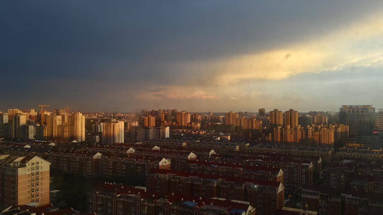 提问：同事请下午茶没带你，说“不好意思，点的时候忘了你”，你会怎么回？
情景设想