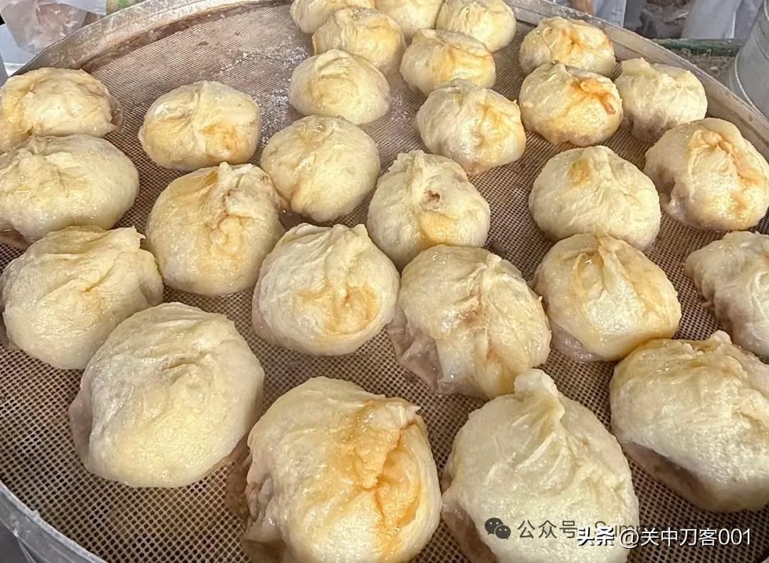 我认为首先要爱自己，才能顾家尽责。