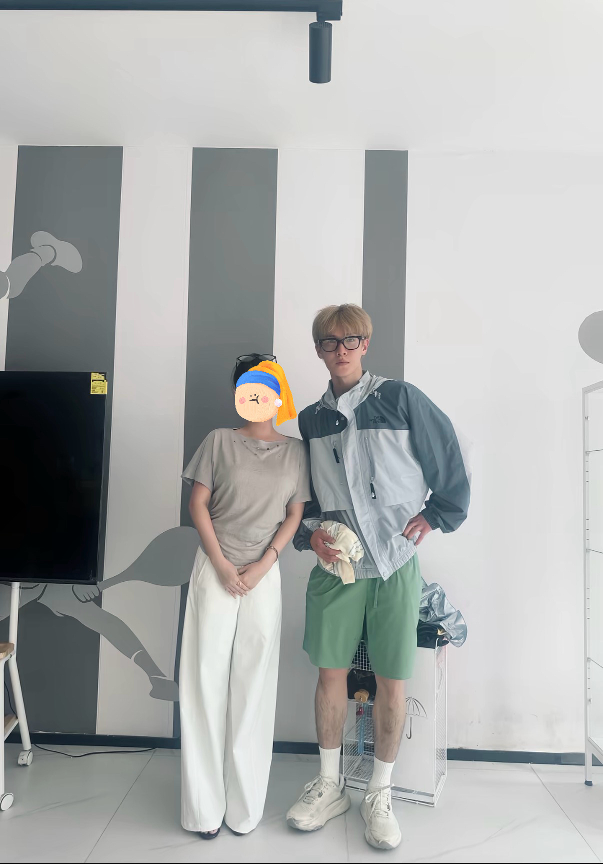 全世界都在偶遇我老公。。 
