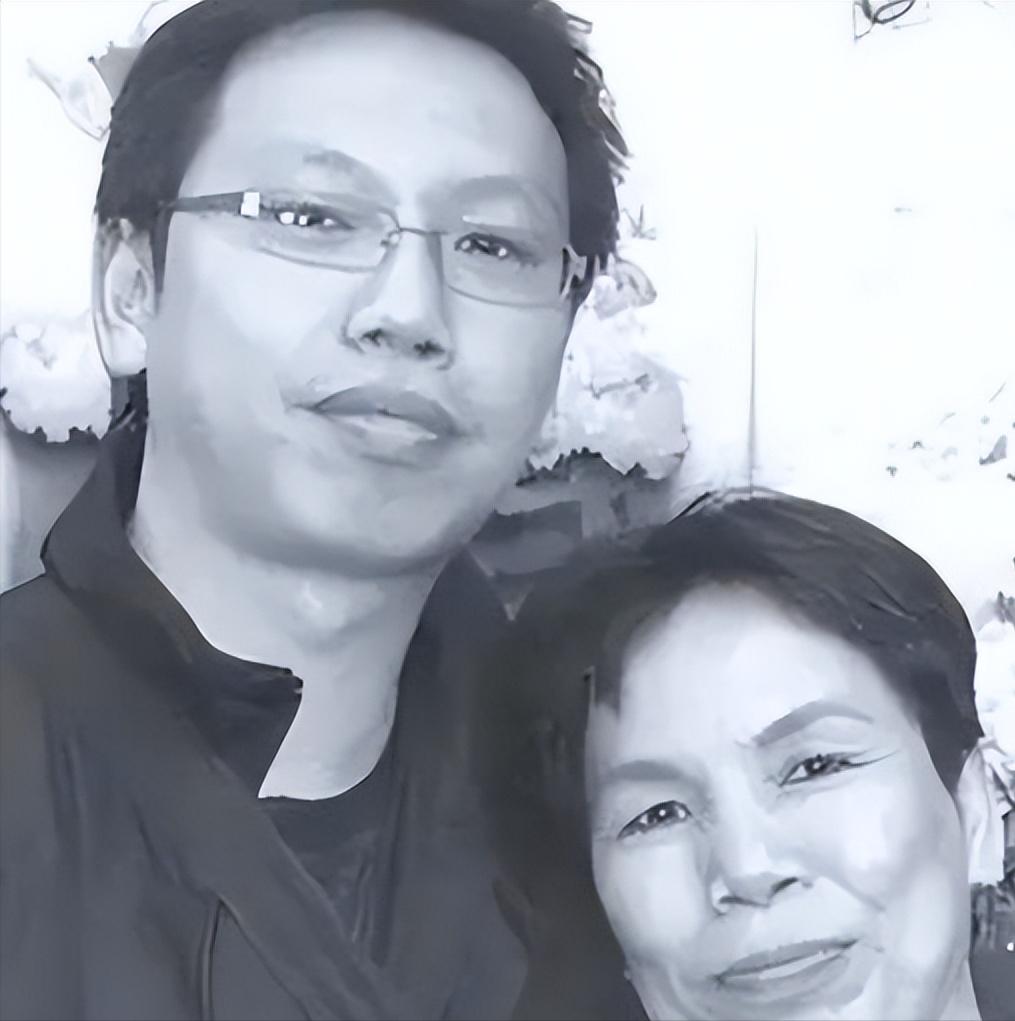 2015年，扬州一单亲母亲，正为女儿嫁妆发愁，银行卡却突然收到1530万转账。母