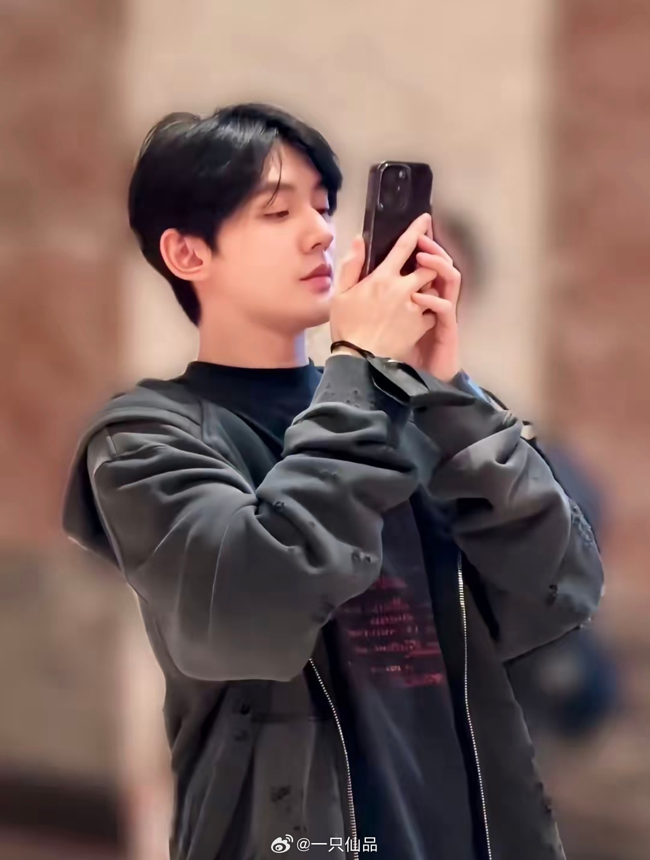 青春男大，顺毛邓为放松做自己的状态好迷人啊