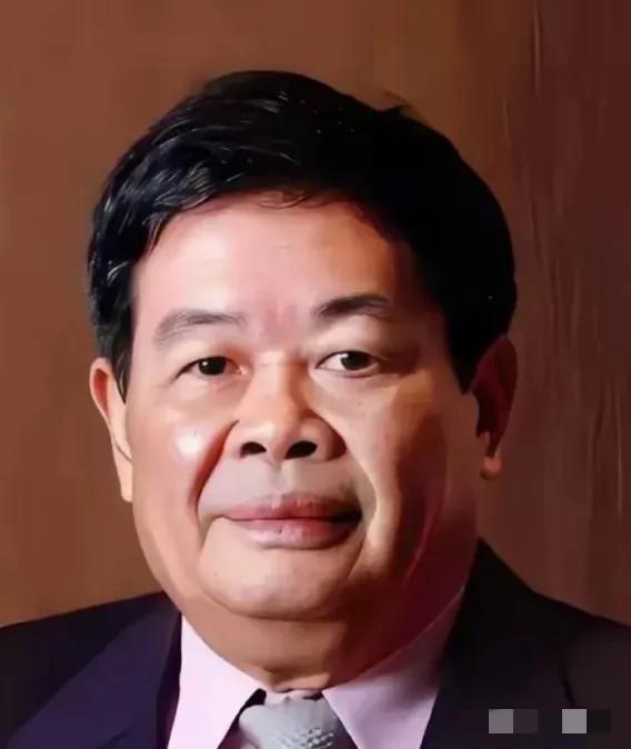 2014年，曹德旺想在美国买个8万平米的厂房，房东是个犹太人，开价2800万，曹