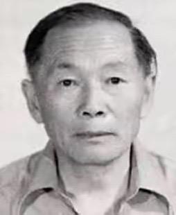 1989年的那个春天，来得似乎比往年都晚一些。几位穿着利落的美国中情局探员，敲开