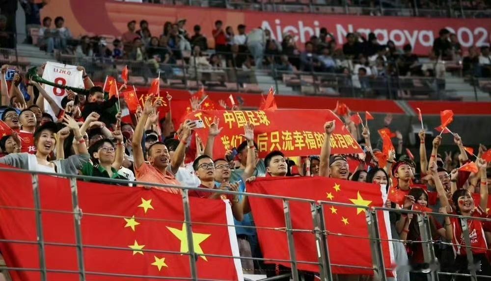 贺炜：无法相信对热身赛都不严肃对待的人

央视解说员贺炜：热身赛有考察边缘队员的