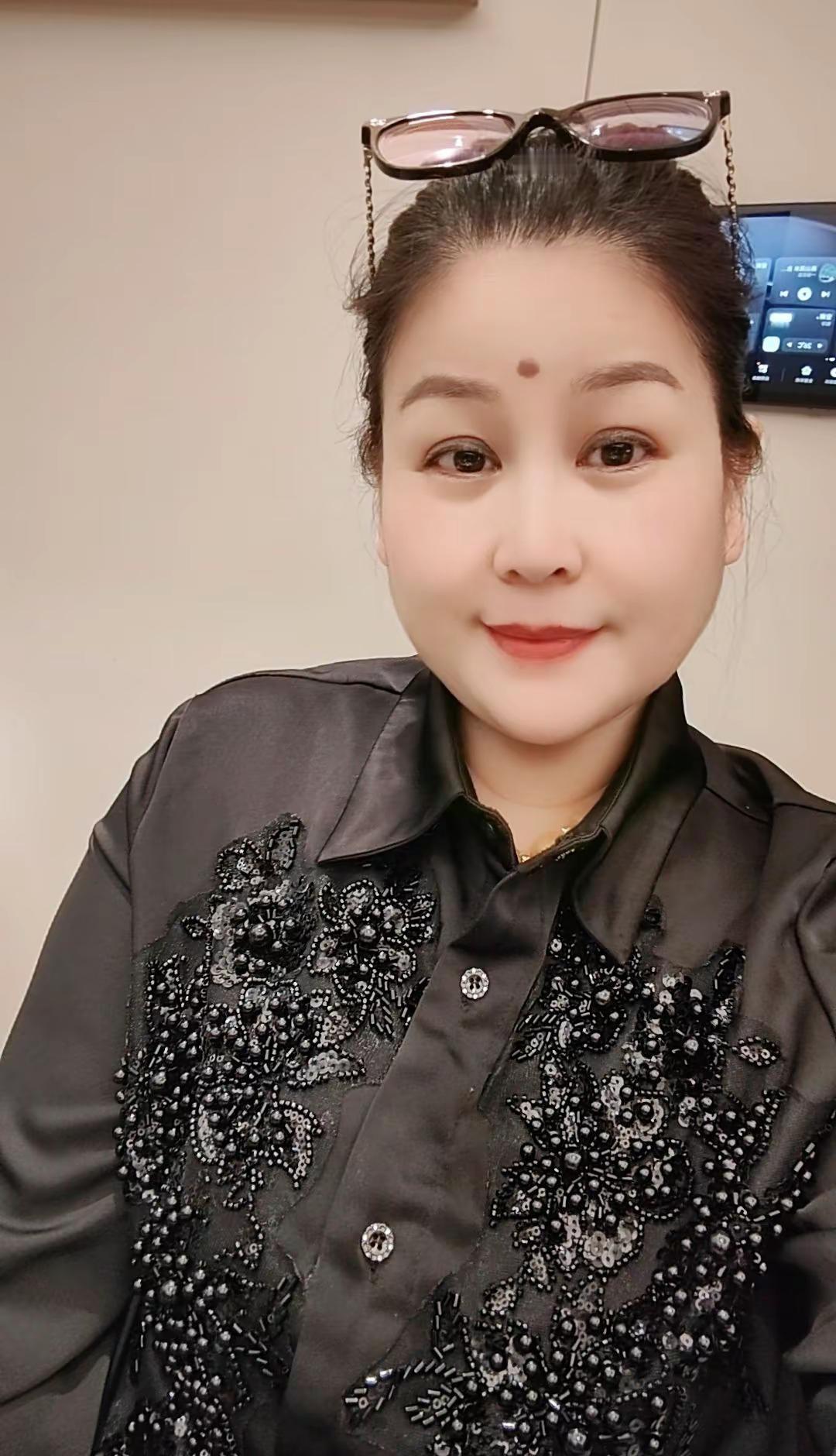 女人一旦衰老就会出现满脸的疲惫感和满脸的沧桑感，1972年6月份出生的我正是这样