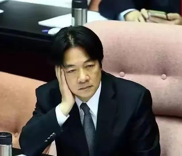 勒在“台独”脖子上的绳子又狠狠收了一把。瑙鲁昨天下发行政命令，要求全国官员任何与