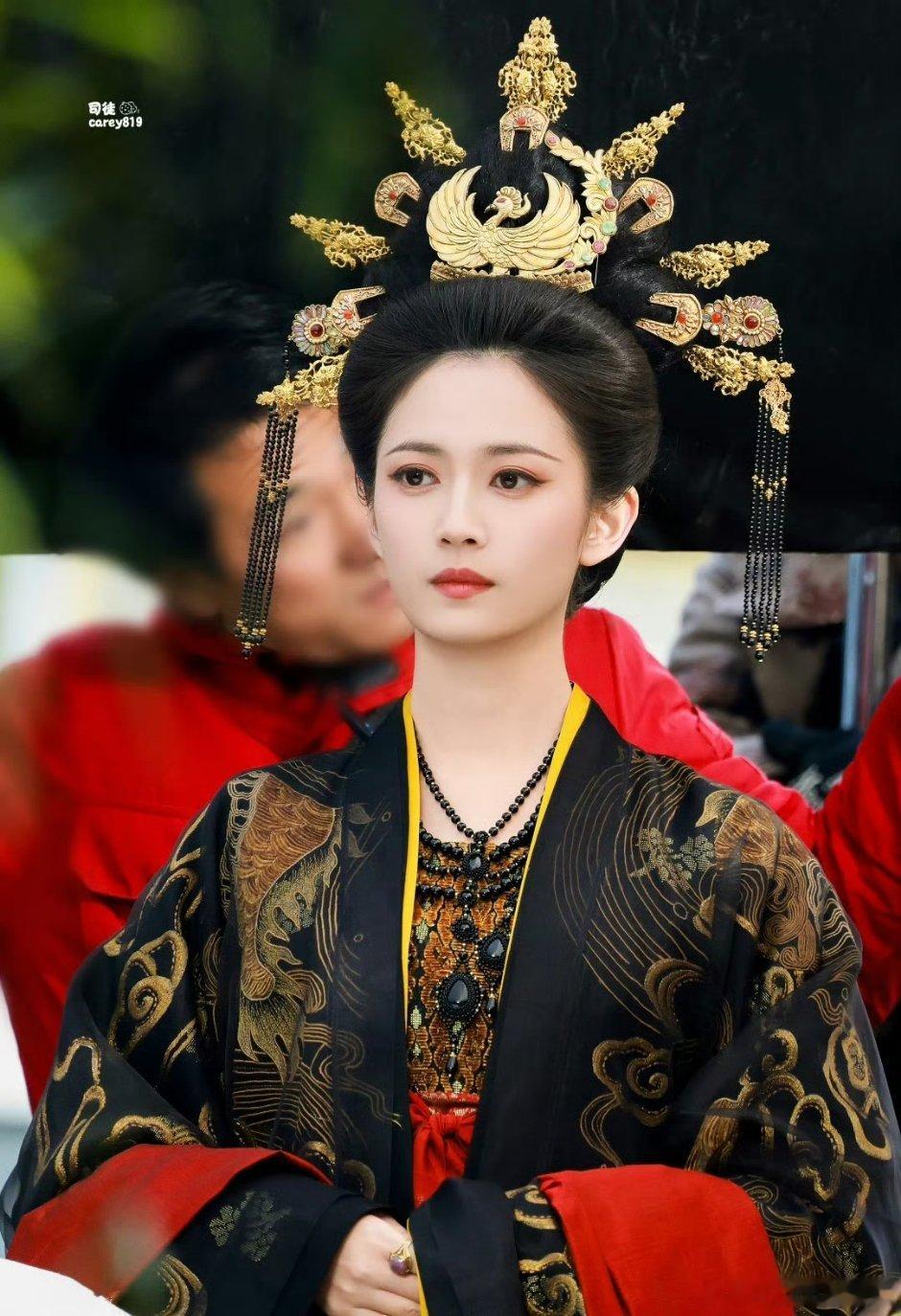 陈钰琪《金吾不禁》路透，这造型还挺霸气的 