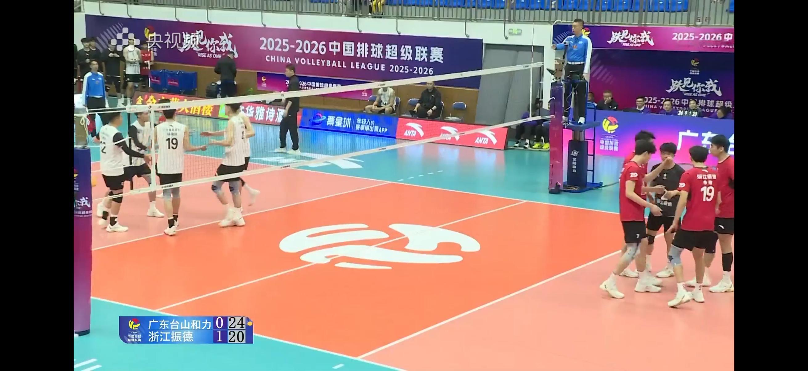 第二局一传波动太大了，22-25输掉第二局，还是要稳住一传啊，其他环节就有了！2