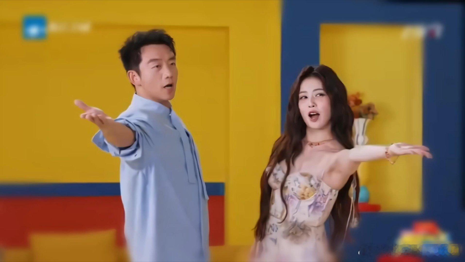 奔跑吧 白鹿和郑恺整活了奔跑吧‖奔跑吧‖白鹿‖郑恺‖ 