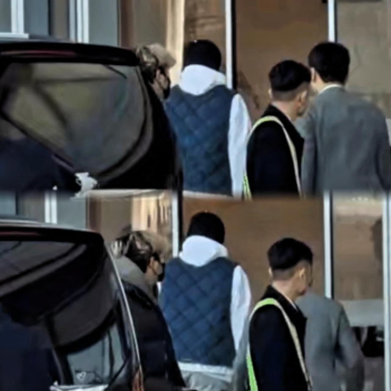 新鲜的楚钦来啦！
南京乒超28号开赛，
他和王cc一起从北京出发了～

这身打扮