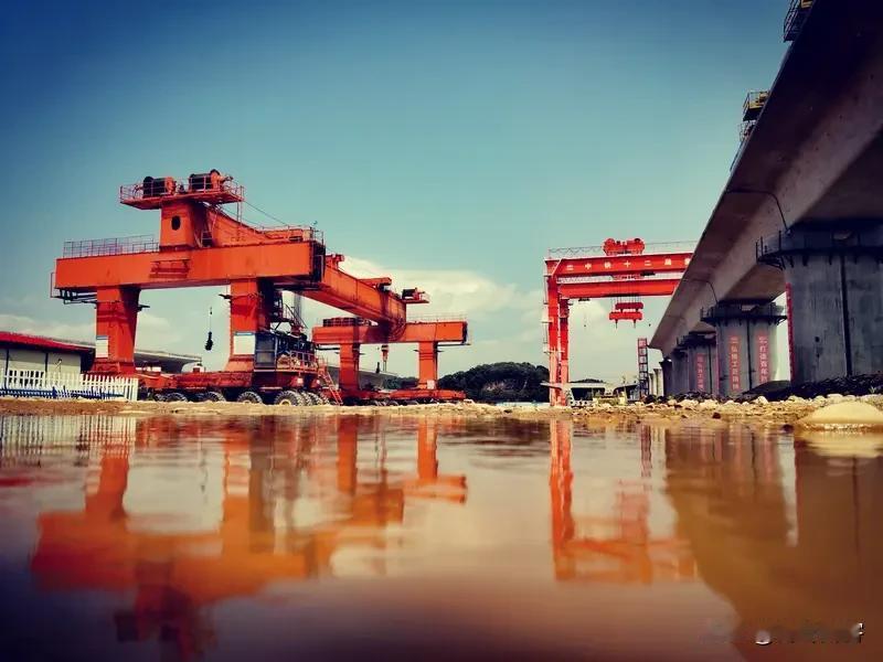 中国在世界发展迅速，原因那可太多了。首先是强大的基建能力，高铁里程全球第一，20