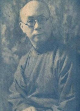1937年8月，蒋介石开会制订了一个绝密的军事行动计划:采取闪电式行动，对吴淞口