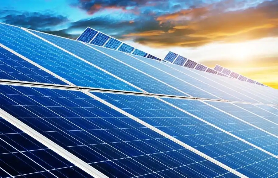 马斯克“扫货”中国光伏？冷静分析，既有馅饼，也有陷阱