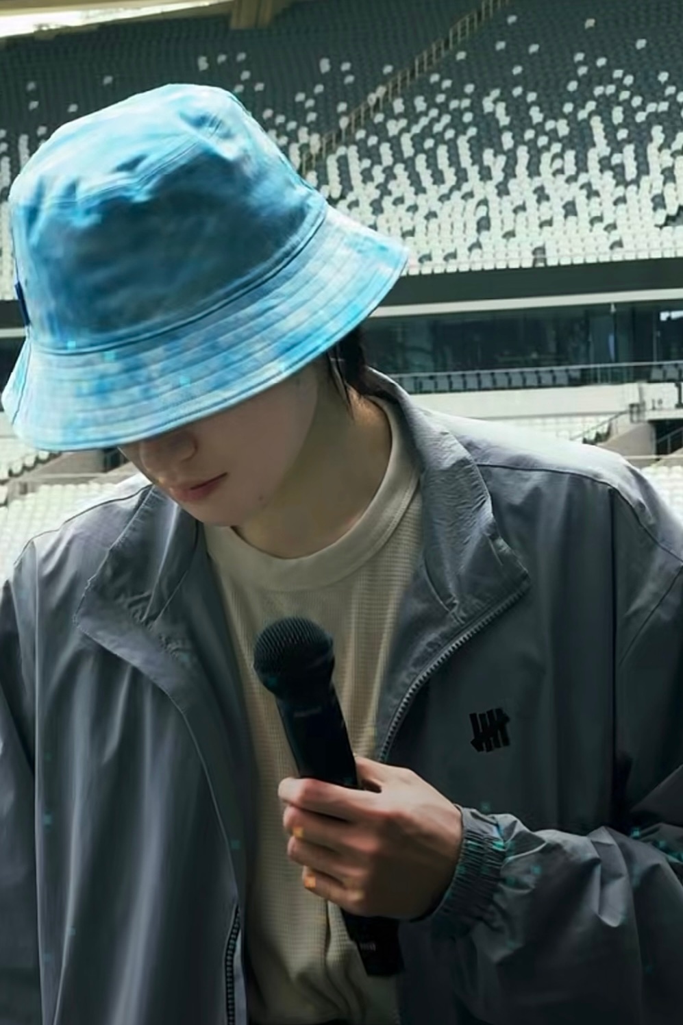 帽子衣服都是蓝蓝的 懂你意思 给青海🩵 