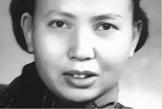 1941年，21岁的女战士莫林被活埋前，敌人竟突然问：“你认识莫林吗？”莫林一听