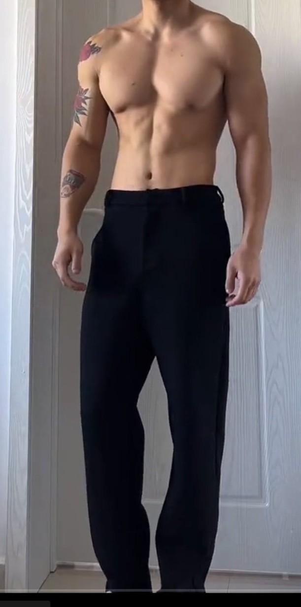 传说中的最标准的身材比例就是这个样子吧，带你见识一下三七分的身材比例，是不是真的