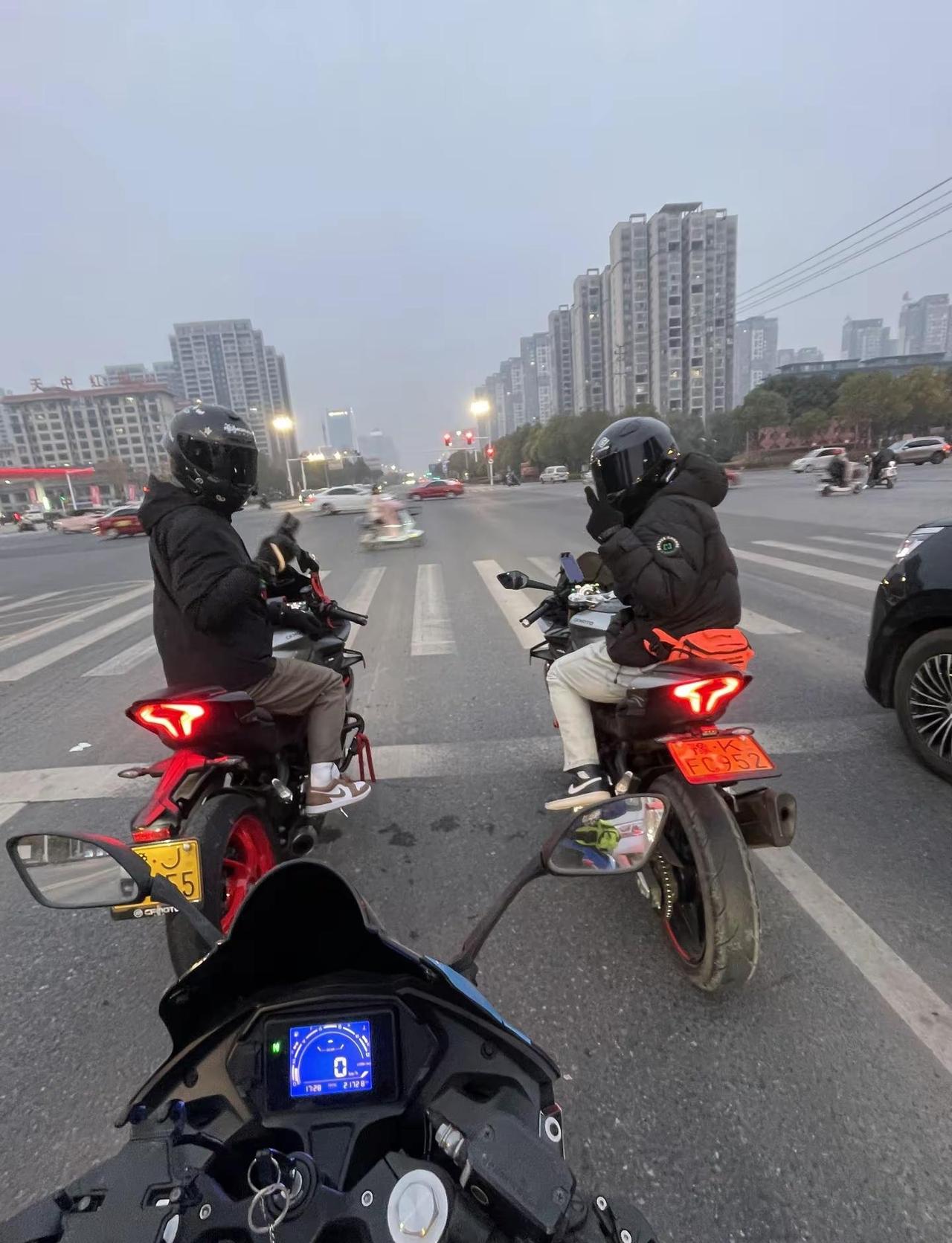 下次再见就是下一年了机车 女骑 第一视角 文明骑行