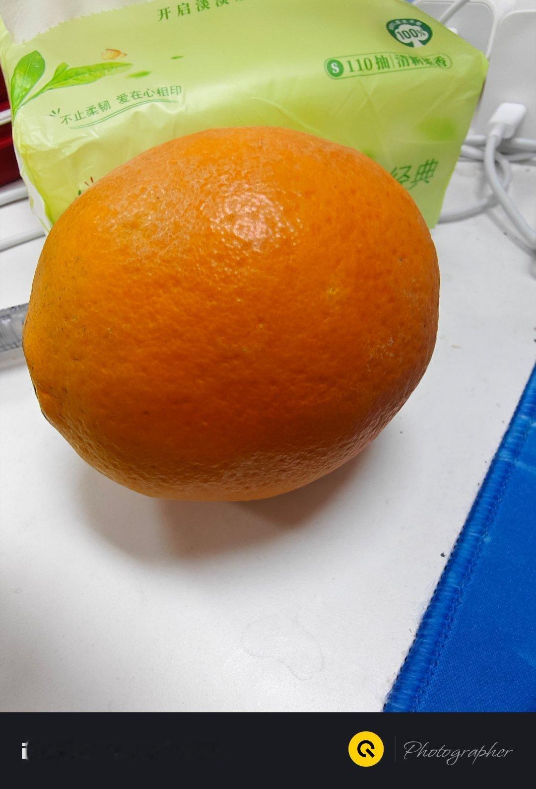 筋疲力尽，无力再战吃了橙子休息一下