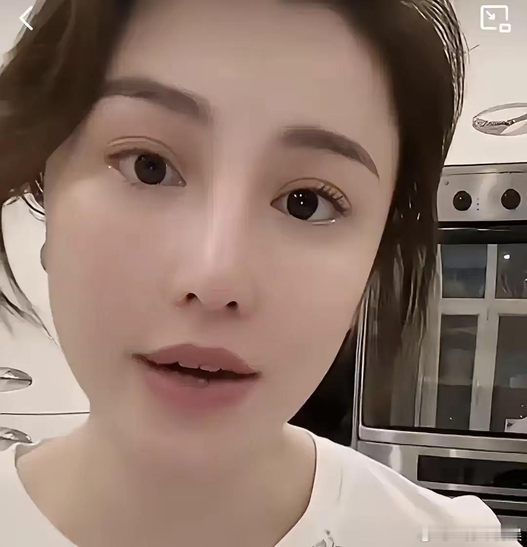 刘翔感觉不太在意葛天的名声，当初两个人结婚9个月离婚，很多人说葛天是假孕骗婚，葛