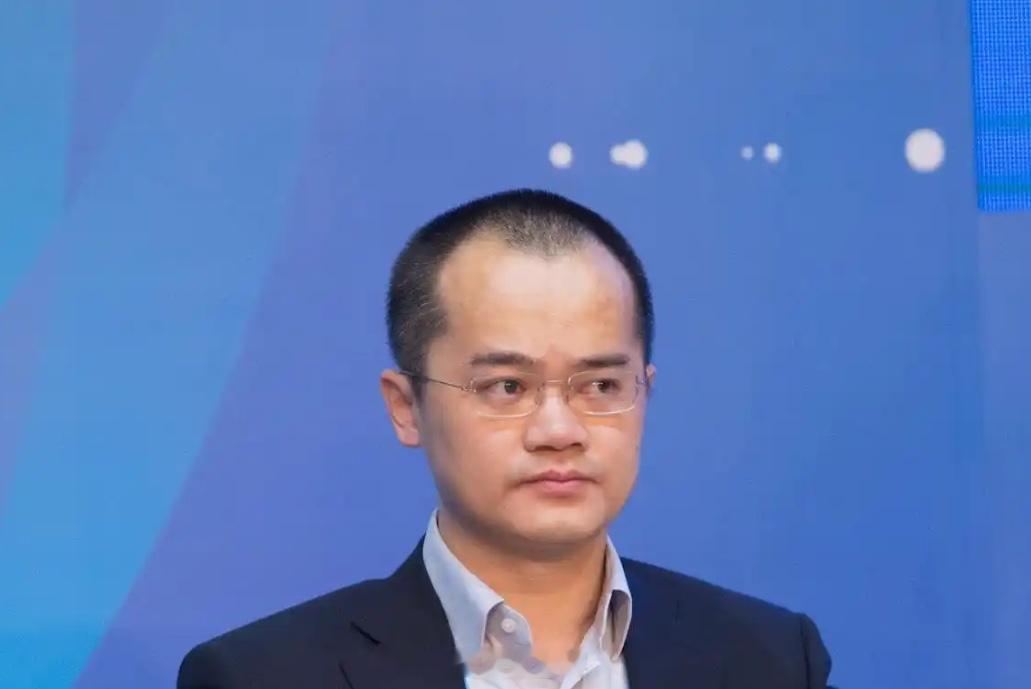 刘雯的一场道歉，让王兴的美团损失了三样东西：1.股价和市值，据金融界 2025 