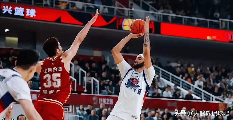 事实证明琼斯真的不咋滴啊！
琼斯打到现在，最好的一场比赛就是杯赛，感觉在联赛中基