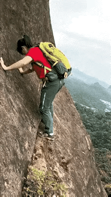 1 天呐！这女的胆子不是一般的大啊！[恐惧]
2 认真钓鱼中，请忽略边上那口大鱼