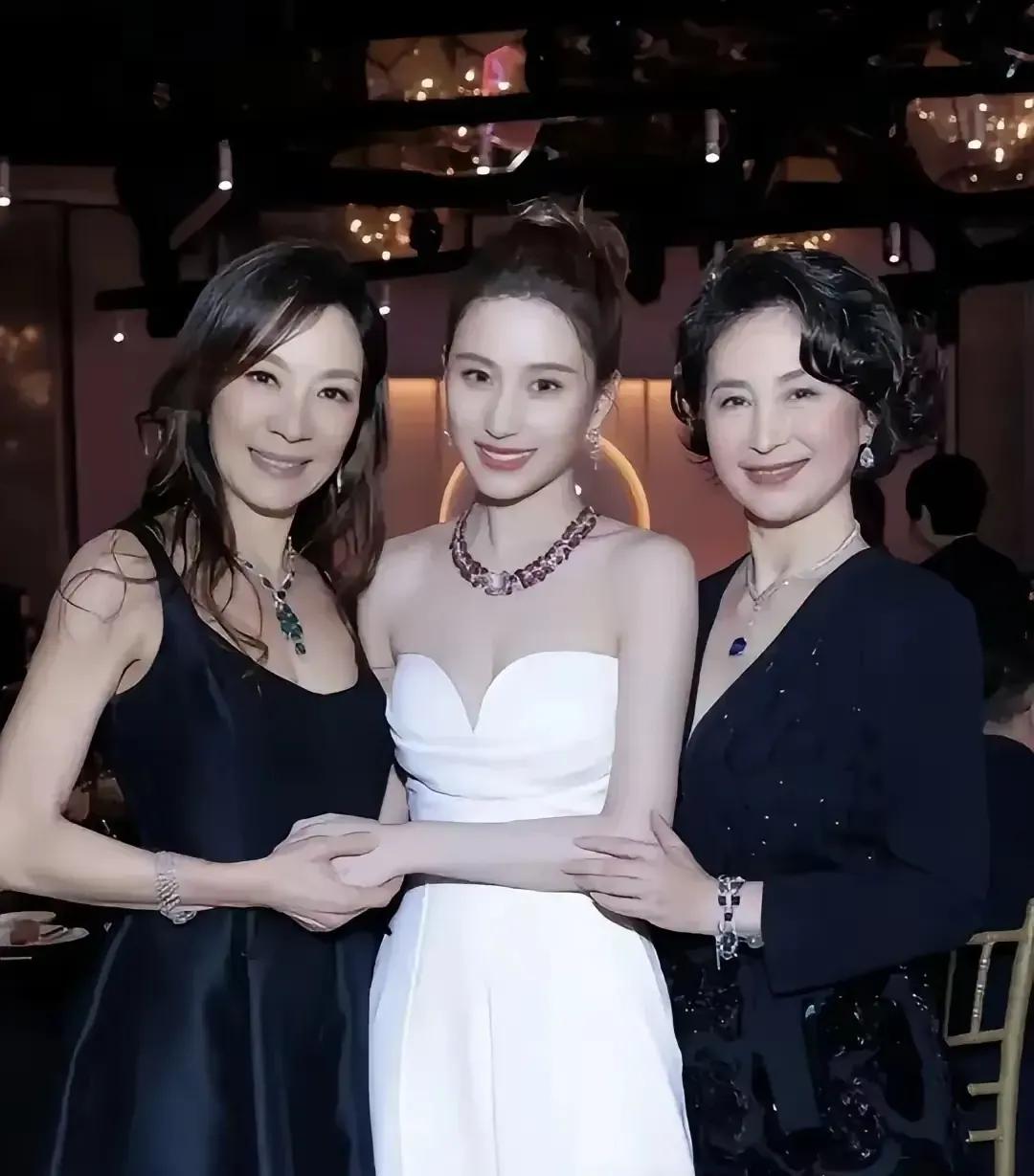 何超莲给天下所有女人
上了一课，那就是：
无论你有多美，钱包有多厚，都千万不能嫁