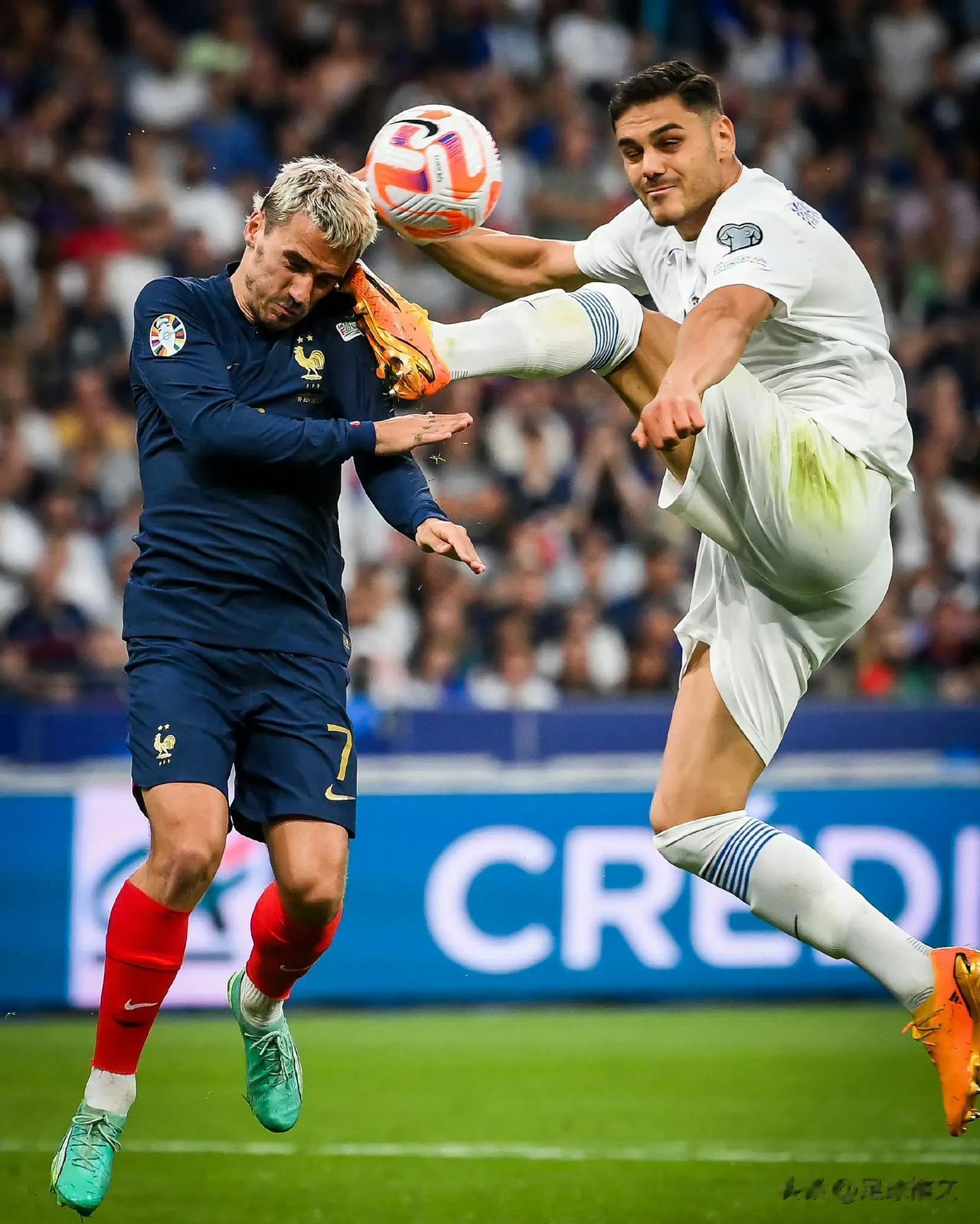 据Foot Mercato报道，利雅得胜利正在考虑引进马德里竞技队前锋格列兹曼。