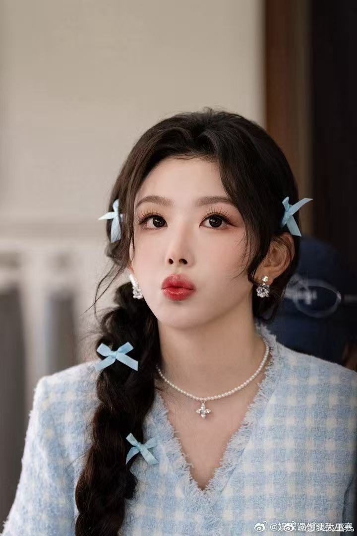 孔雪儿人气 孔雪儿的人气一路走高，可她对待粉丝的态度始终没变，萌萌的样子特别圈粉