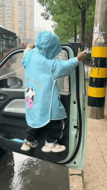 不扫兴的父母，
开心快乐的孩子。