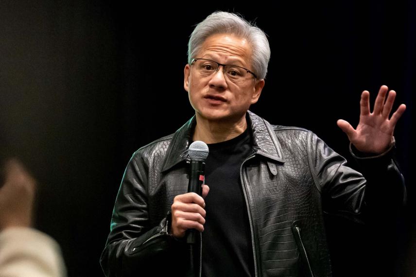 黄仁勋这回摊牌了

5月4号，黄仁勋表示，中方不会获得英伟达的最先进的芯片，因为
