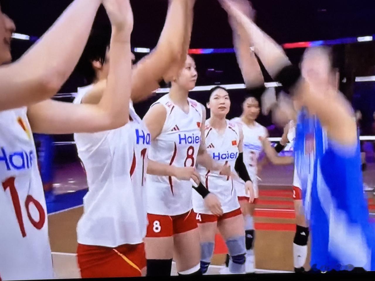 乒乓球的饭圈黑风开始吹向相对纯净的排球赛场！
[捂脸]
年仅17岁的天才少女张子
