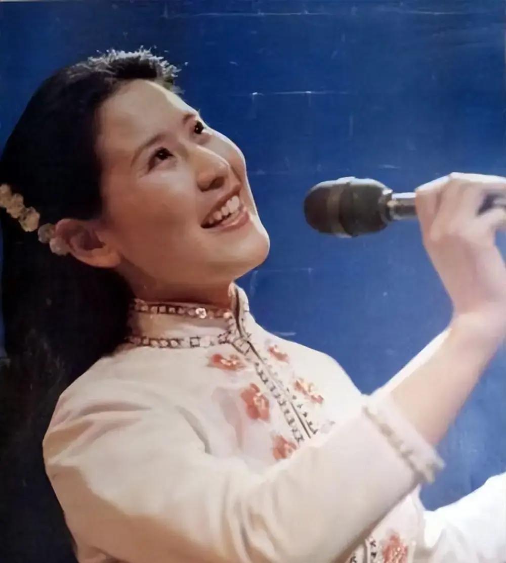 很多年轻朋友可能没听过远征的名字，但老一辈人都记得，这位80年代红透大江南北的女