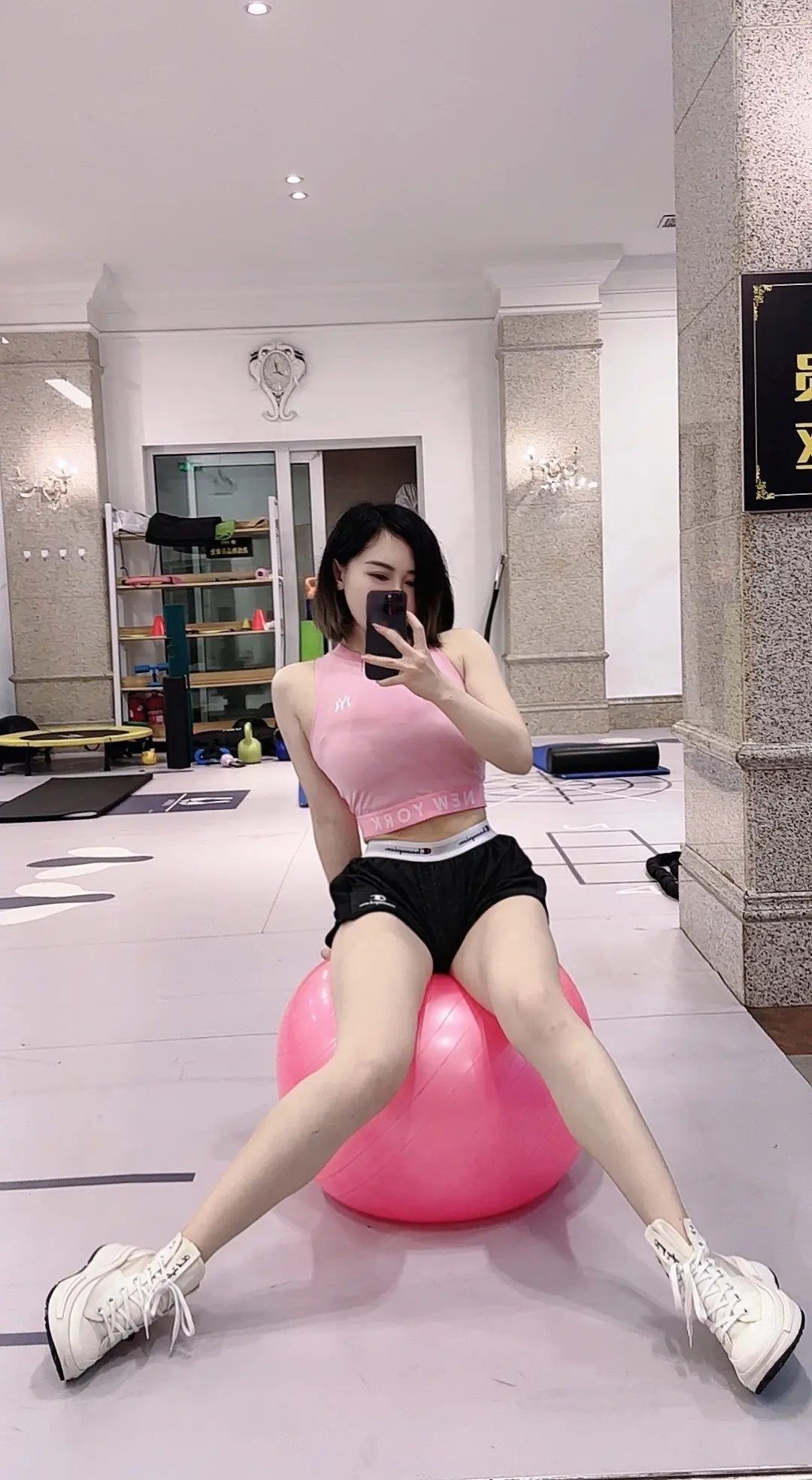 不开心的时候，流泪不如流汗
